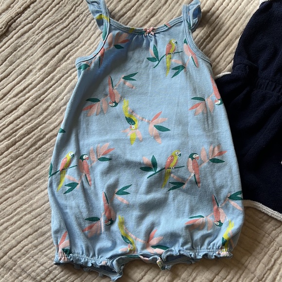 3 Rompers 12-18 months - Picture 2 of 8